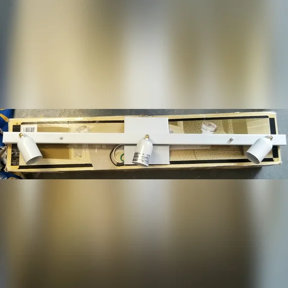 Light Fixture - Picture 2 of 3